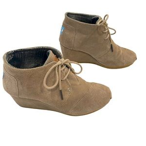Toms Desert Tan Wedge Booties